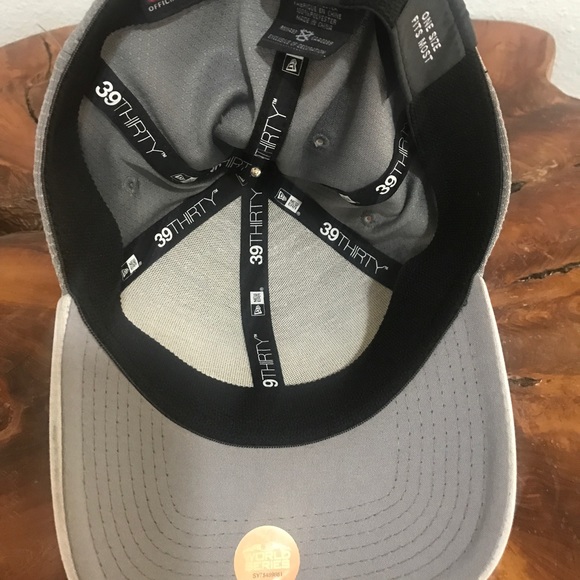 SOLD New Era World Series LA Cap - Picture 6 of 6